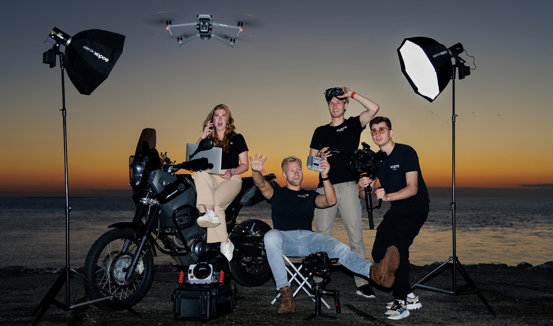 Het Vlotr Media team aan het werk